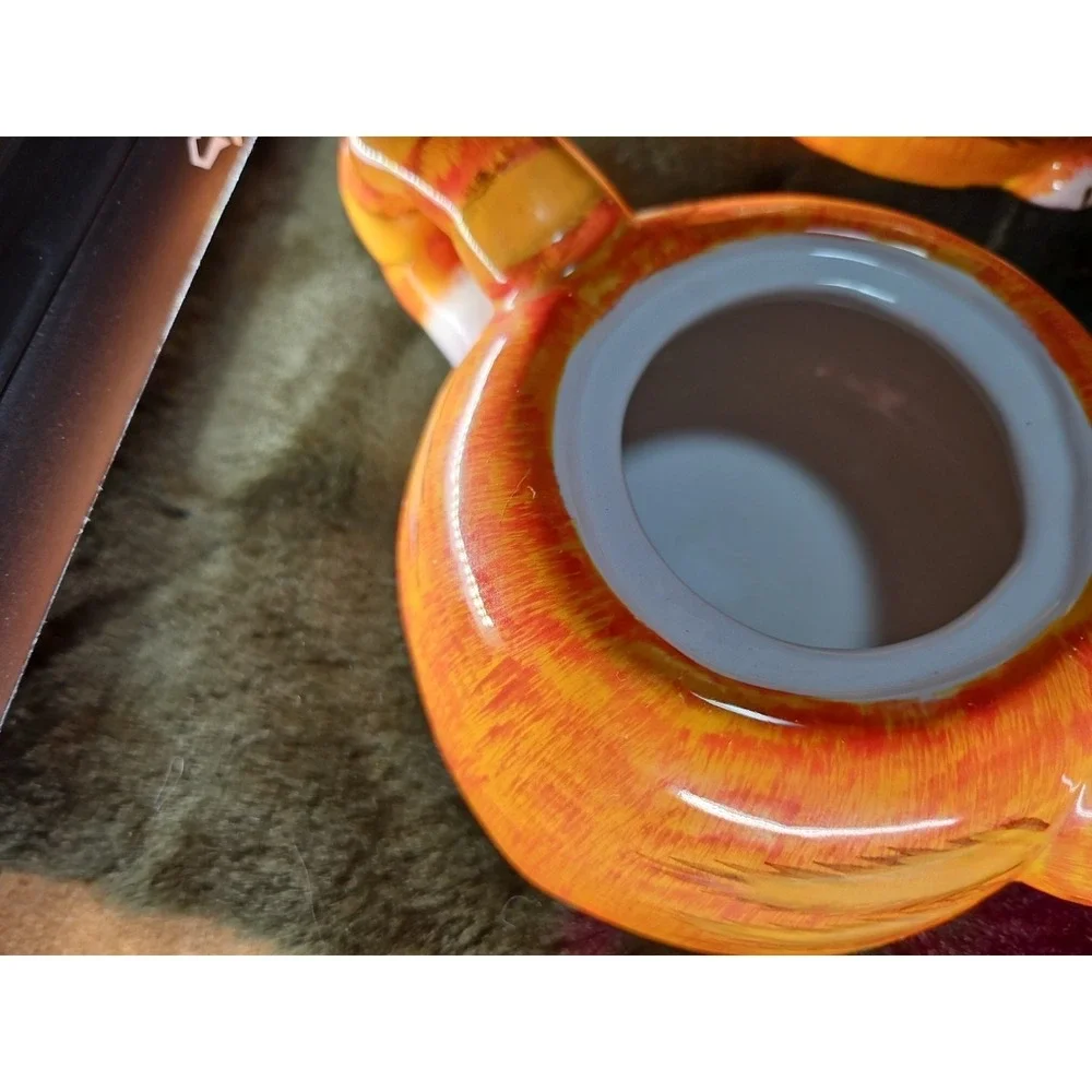3 Piece‎ Teapot, Cat head as lid, Teapot, and Cup underneath. Unique